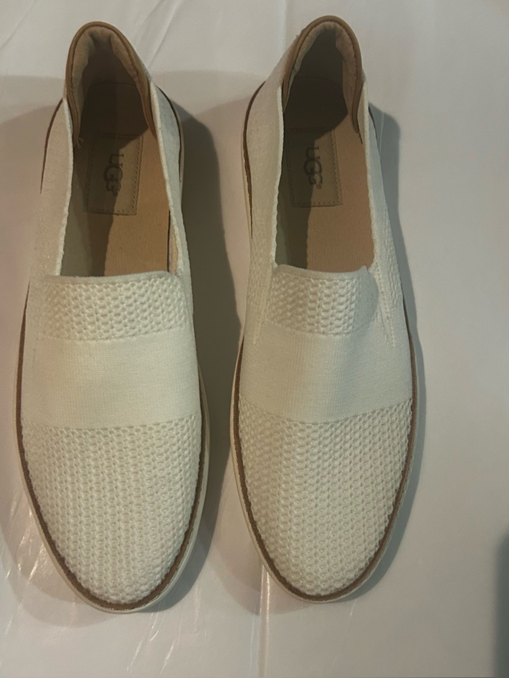 NWOT 
Ugg Sammy Knit Women's White Slip On Casual Sneakers